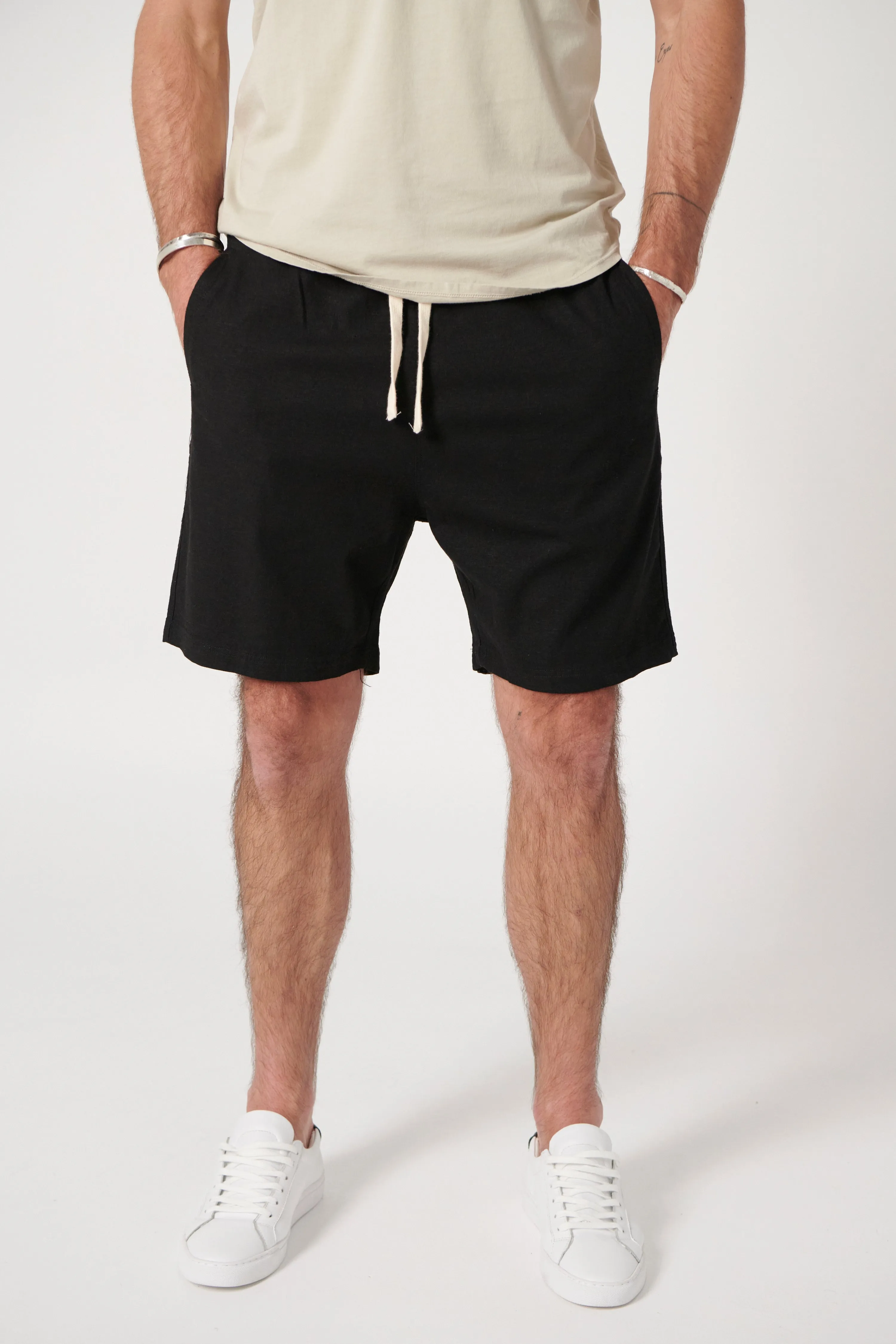 HAZARD SHORT - BLACK