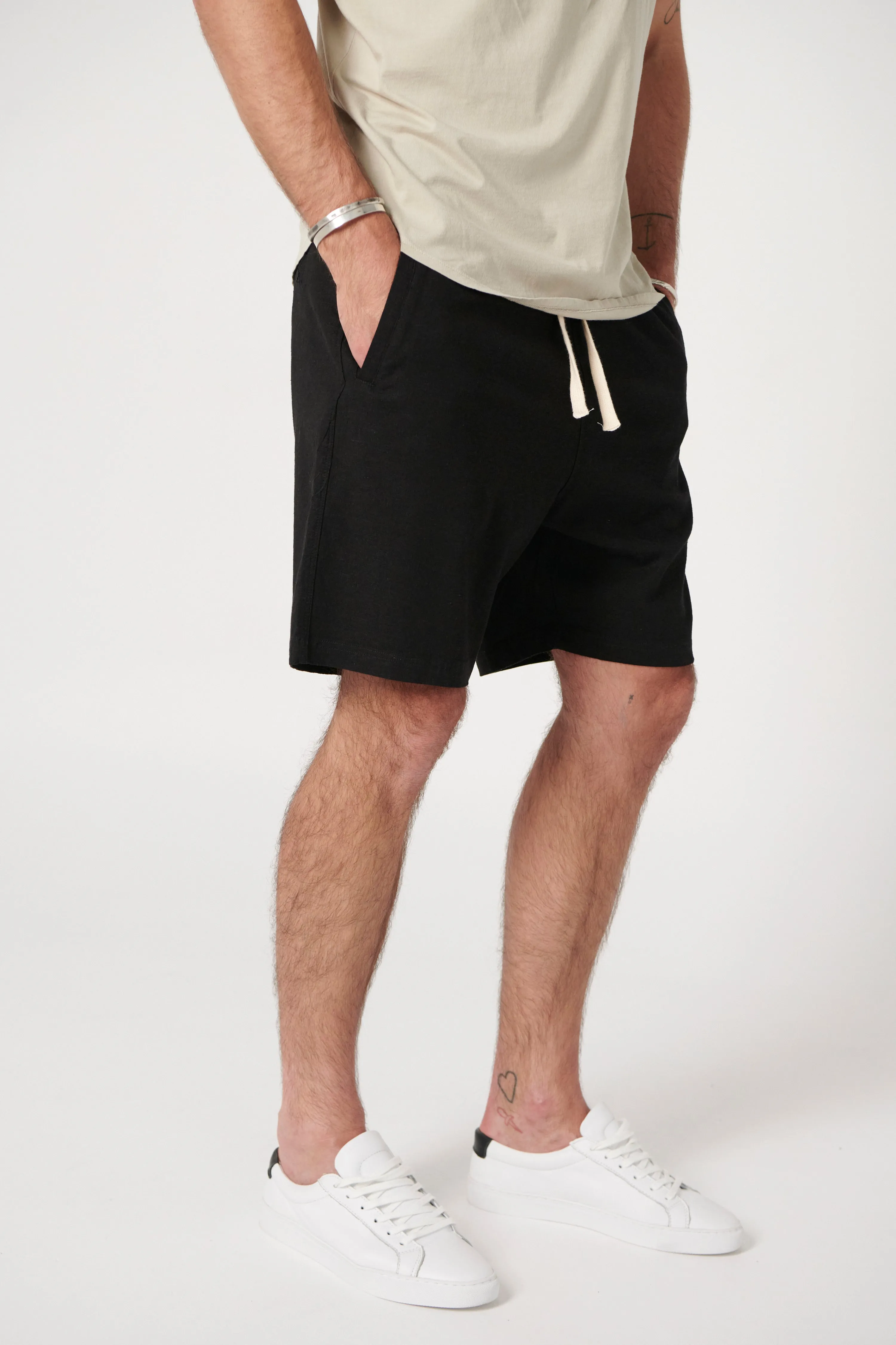 HAZARD SHORT - BLACK