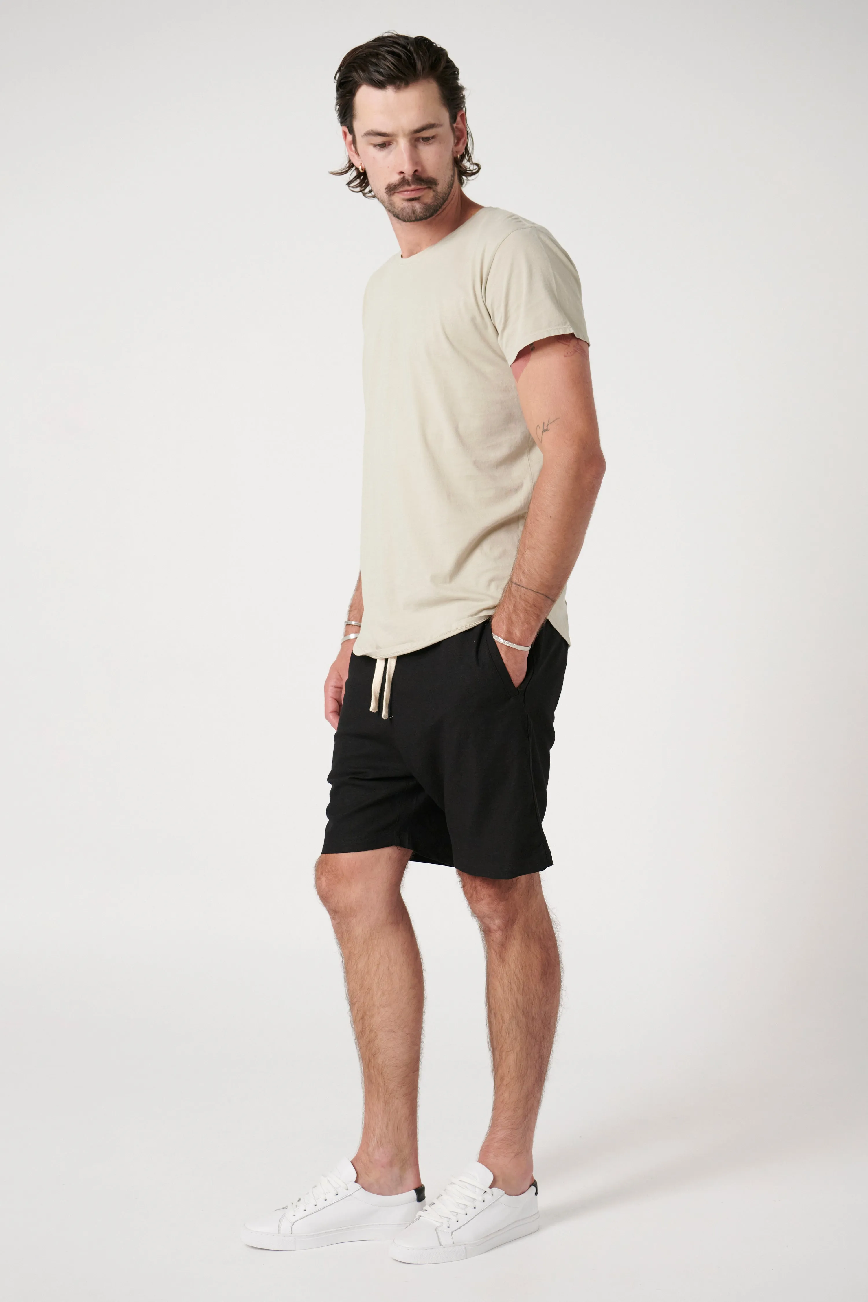 HAZARD SHORT - BLACK