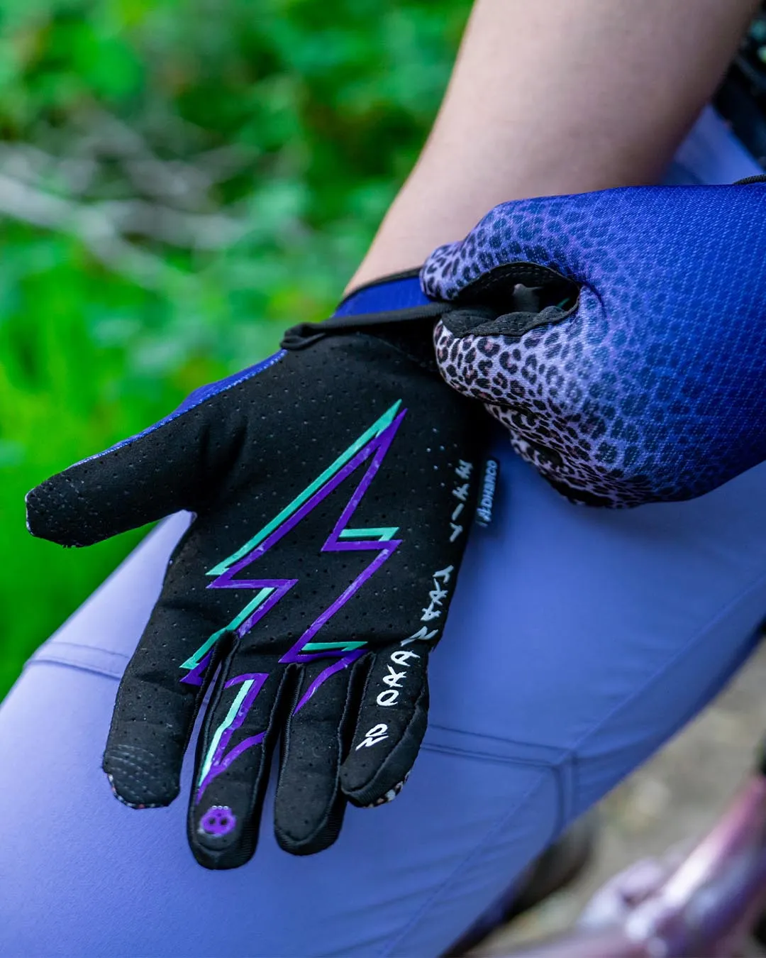 Womens Race Glove | Purple Leopard